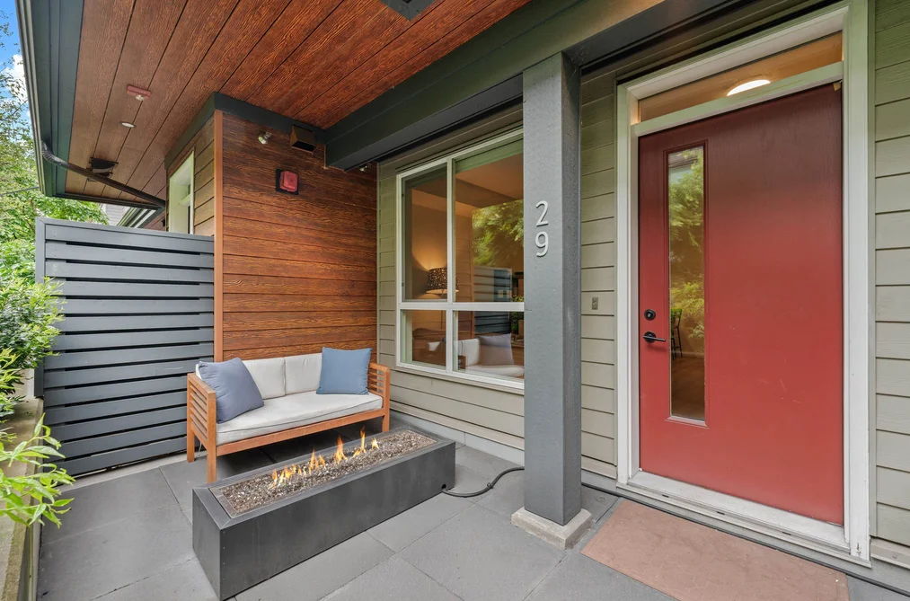 29 533 E 3RD STREET, North Vancouver BC V7L 1G4, North Vancouver BC — Residential for Sale - Photo 2