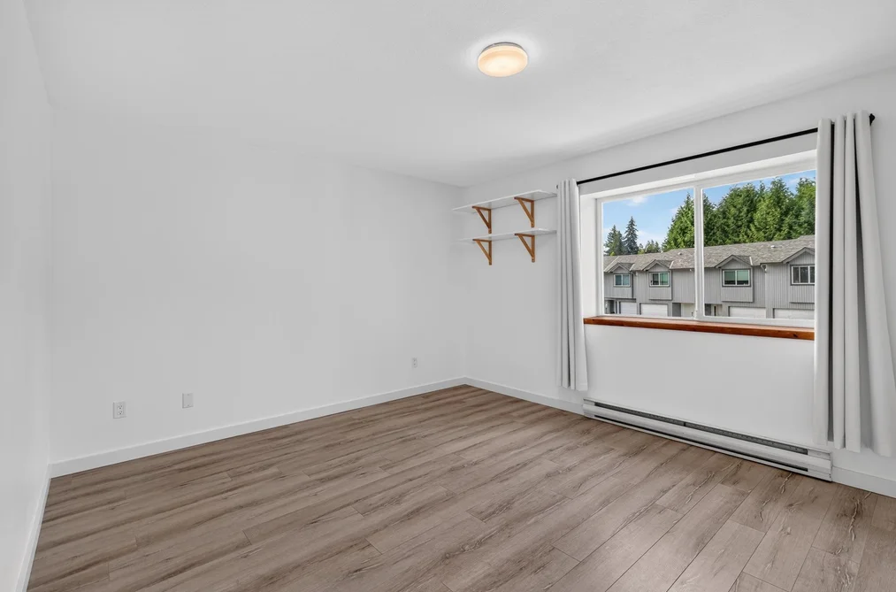 29-5761 Wharf Avenue, Sechelt, BC - Townhouse for Sale - Photo 14 of 40 29-5761 Wharf Avenue, Sechelt, BC - Townhouse for Sale - Photo 14 of 40