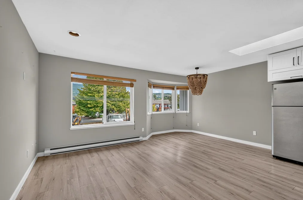 29-5761 Wharf Avenue, Sechelt, BC - Townhouse for Sale - Photo 5 of 40 29-5761 Wharf Avenue, Sechelt, BC - Townhouse for Sale - Photo 5 of 40