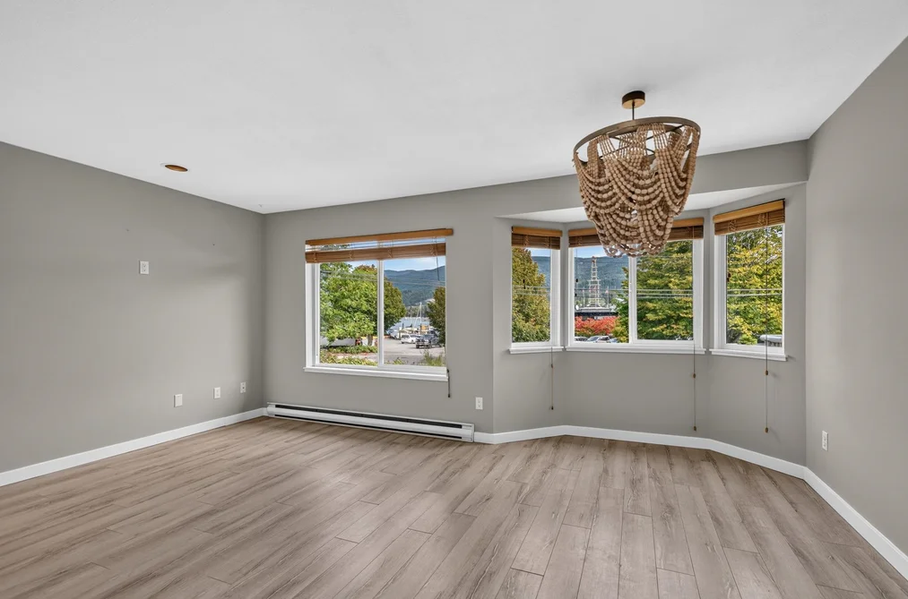 29-5761 Wharf Avenue, Sechelt, BC - Townhouse for Sale - Photo 8 of 40 29-5761 Wharf Avenue, Sechelt, BC - Townhouse for Sale - Photo 8 of 40