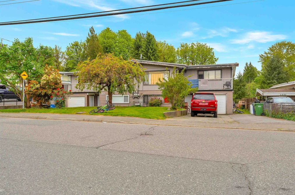 Duplex for sale at 2900 2902 Babich Street Abbotsford British Columbia - MLS: R3117308