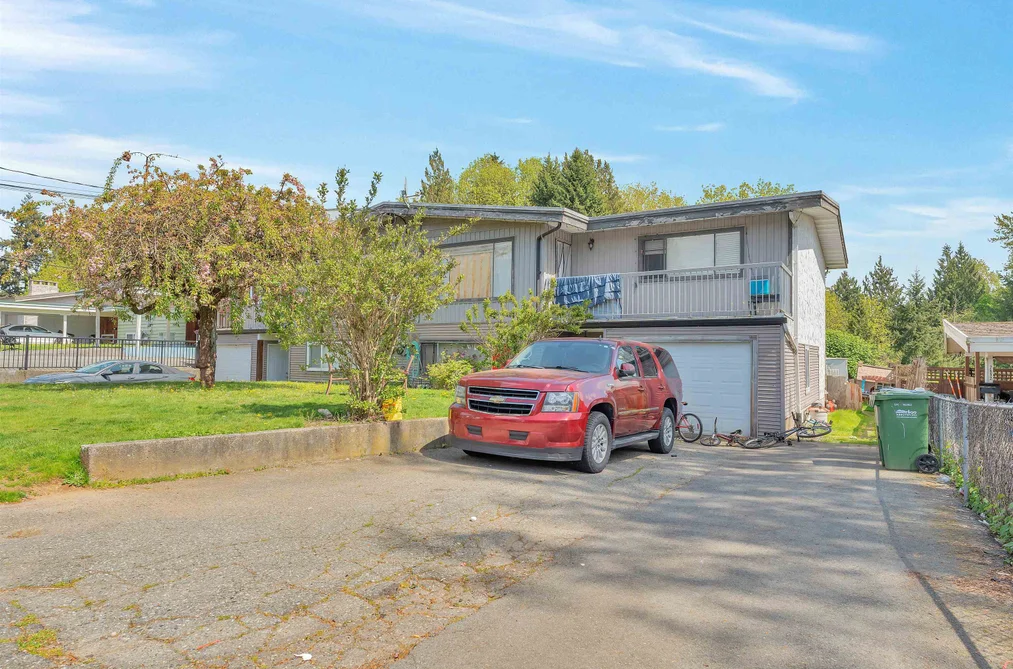 2900 2902 BABICH STREET, Abbotsford BC V2S 3K5, Abbotsford BC — Residential Income for Sale - Photo 3