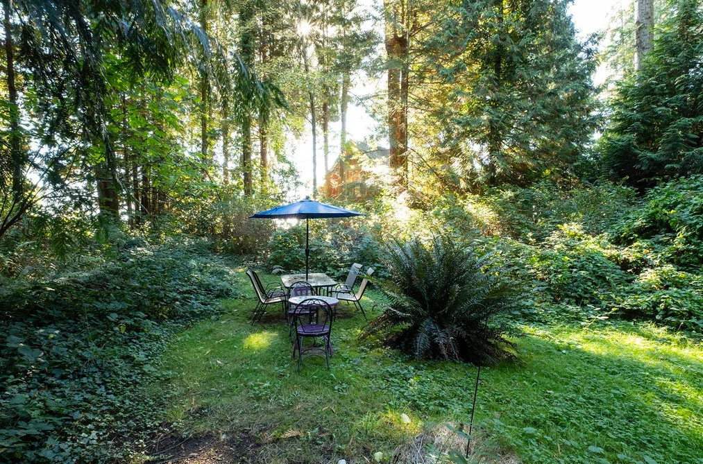 2909 Latimer Road, Roberts Creek, BC - House for Sale - Photo 9 of 29 2909 Latimer Road, Roberts Creek, BC - House for Sale - Photo 9 of 29