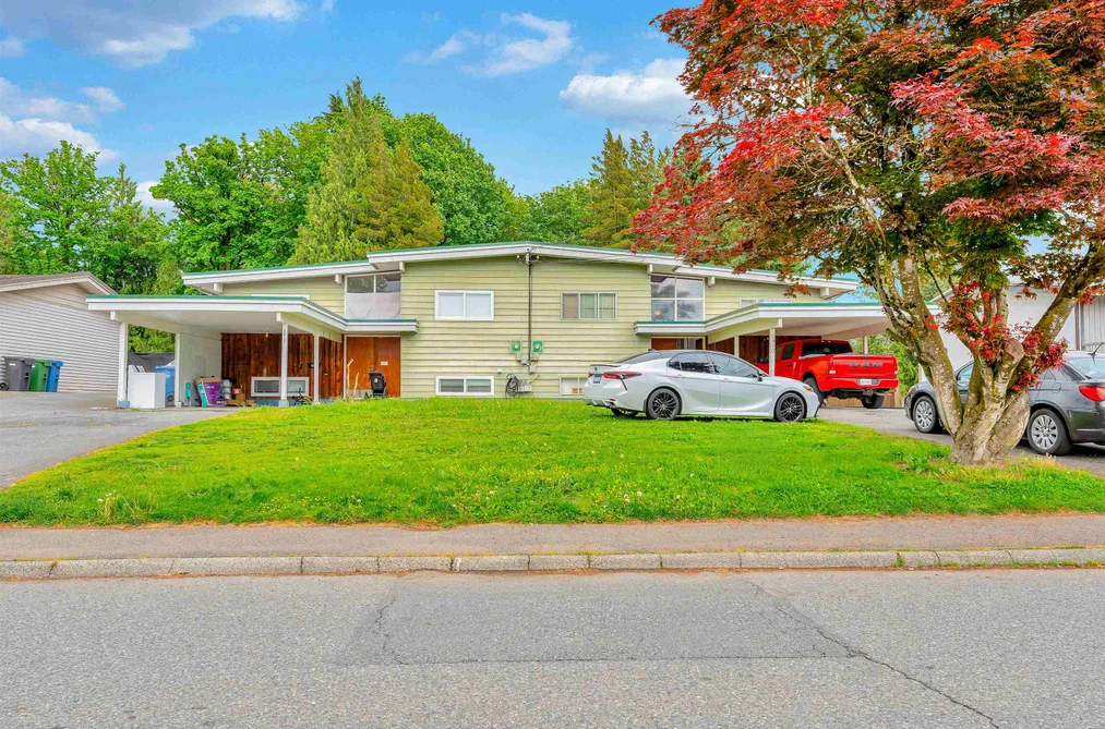 Duplex for sale at 2910 2912 Babich Street Abbotsford British Columbia - MLS: R3125869