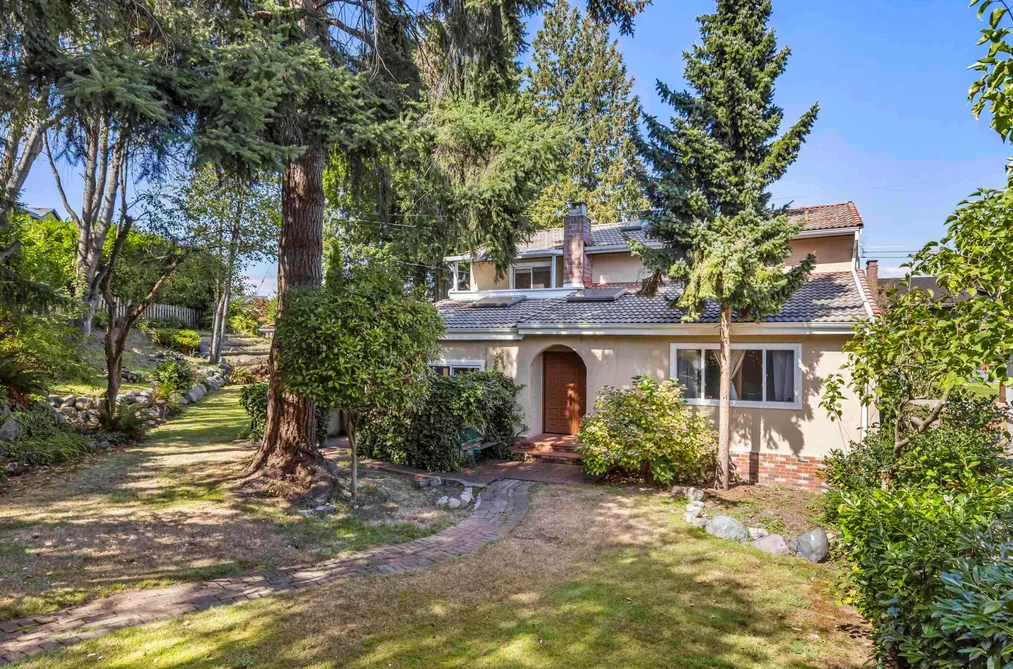 House for sale at 2929 W 24th Avenue Vancouver British Columbia - MLS: R3163427