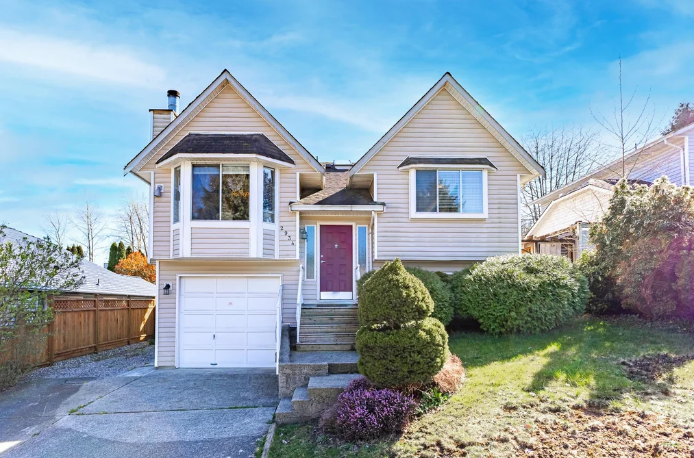 House for sale at 2934 Heckbert Place Coquitlam British Columbia - MLS: R3110878