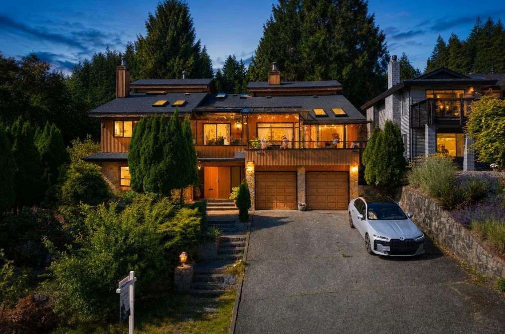 House for sale at 2940 Dresden Way North Vancouver British Columbia - MLS: R3151725