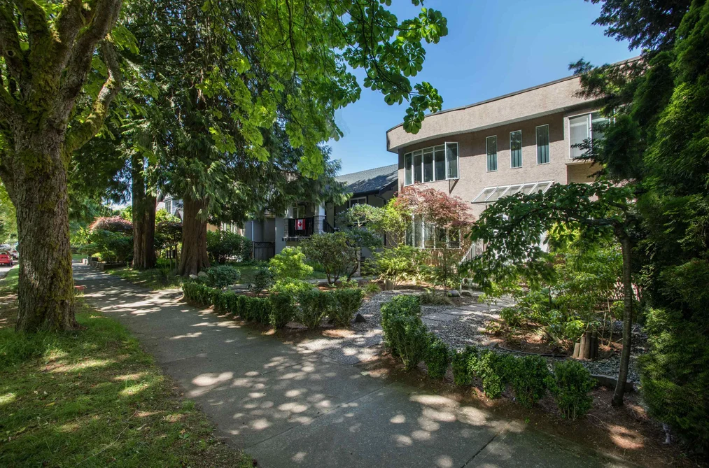 House for sale at 2945 W 12th Avenue Vancouver British Columbia - MLS: R3118563