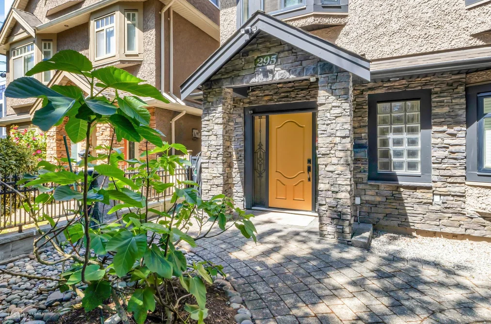 295 W 63RD AVENUE, Vancouver BC V5X 2H9, Vancouver BC — Residential for Sale - Photo 2
