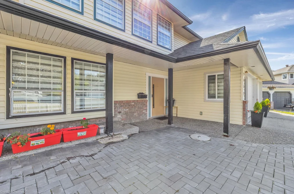 2952 SIDONI PLACE, Abbotsford BC V2T 5K1, Abbotsford BC — Residential for Sale - Photo 2