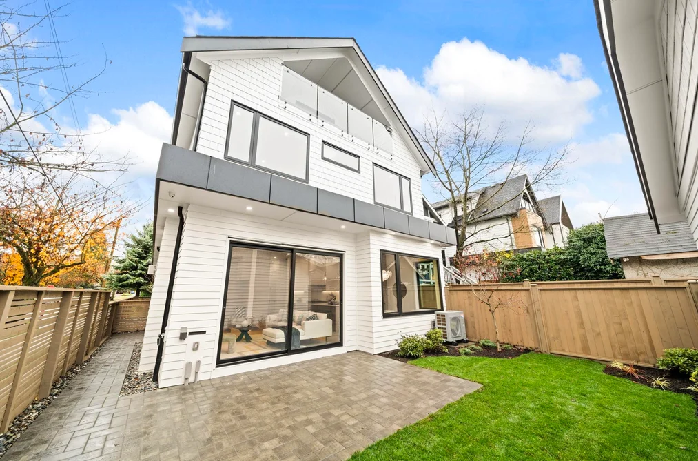 2965 GLEN DRIVE, Vancouver BC V5T 2P1, Vancouver BC — Residential for Sale - Photo 2