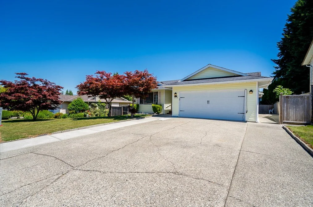 2976 WILLBAND STREET, Abbotsford BC V2S 5V7, Abbotsford BC — Residential for Sale — Photo 2 of 39