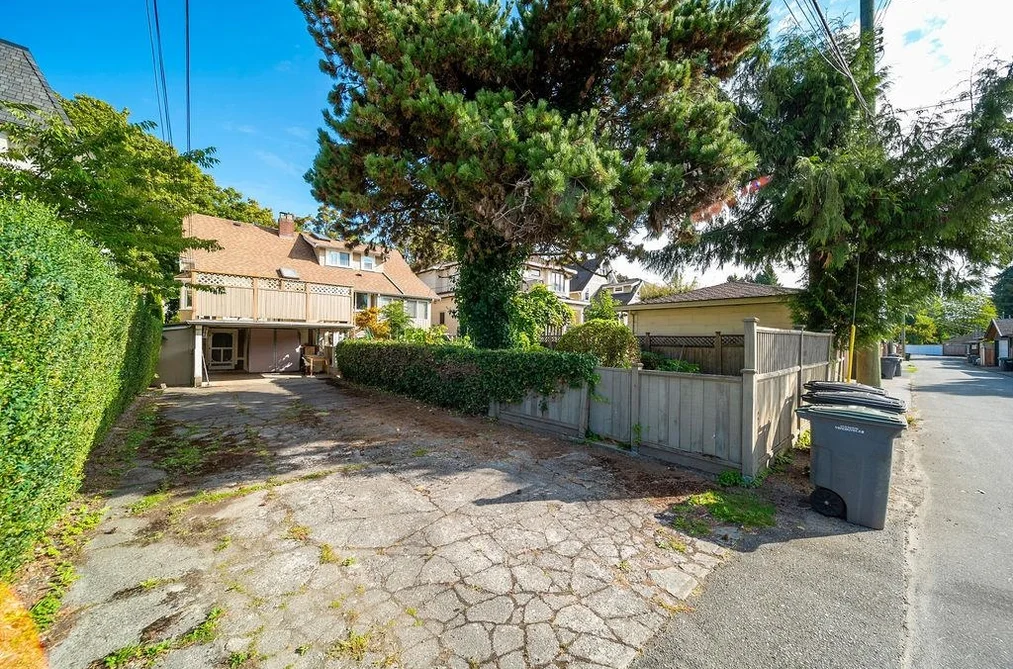 2984 W 39th Avenue, Vancouver, BC - House for Sale - Photo 30 of 35 2984 W 39th Avenue, Vancouver, BC - House for Sale - Photo 30 of 35