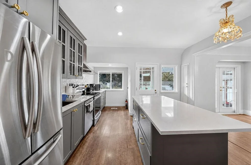 2984 W 39th Avenue, Vancouver, BC - House for Sale - Photo 8 of 35 2984 W 39th Avenue, Vancouver, BC - House for Sale - Photo 8 of 35
