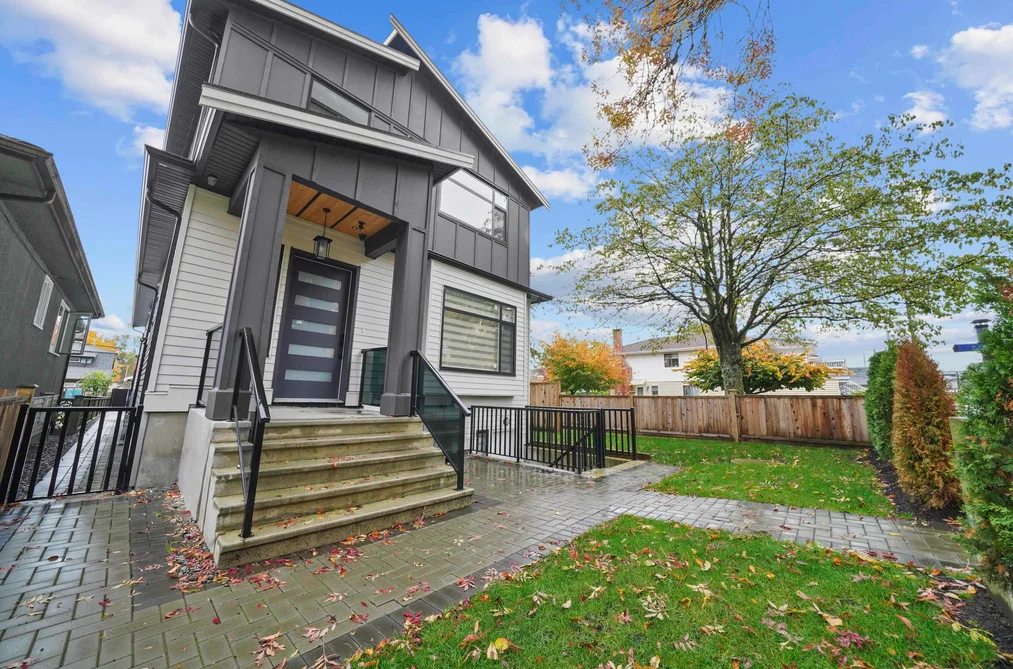 2995 E 17TH AVENUE, Vancouver BC V5M 2N4, Vancouver BC — Residential for Sale - Photo 2