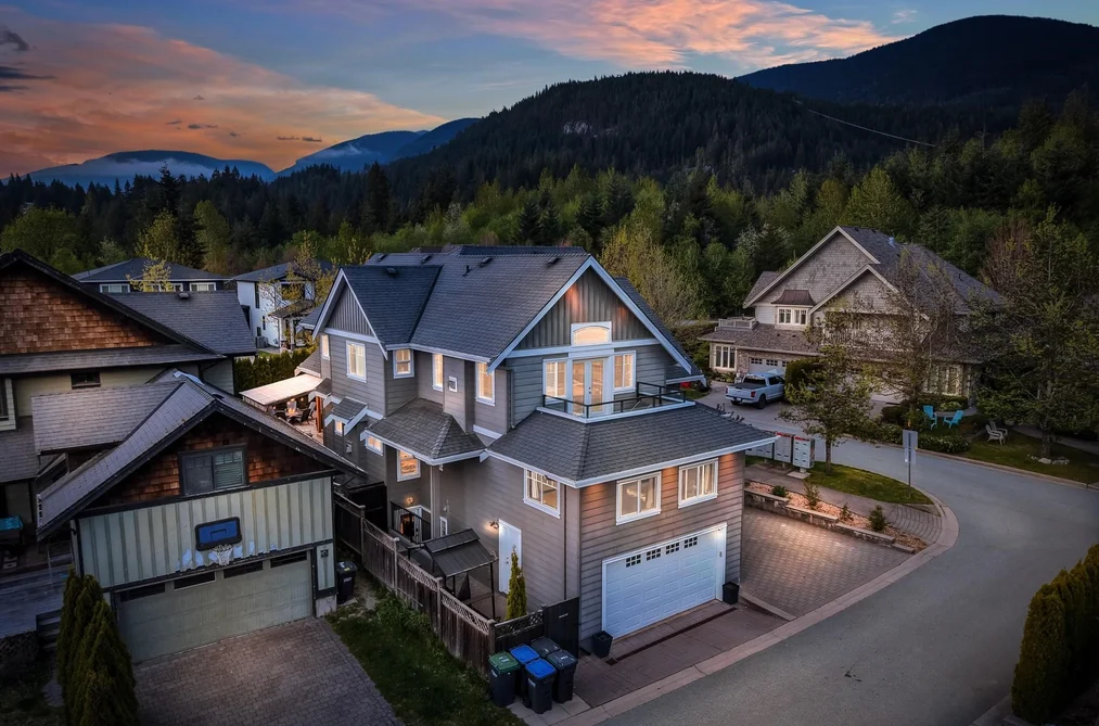 2995 STRANGWAY PLACE, Squamish BC V8B 0P8, Squamish BC — Residential for Sale - Photo 2