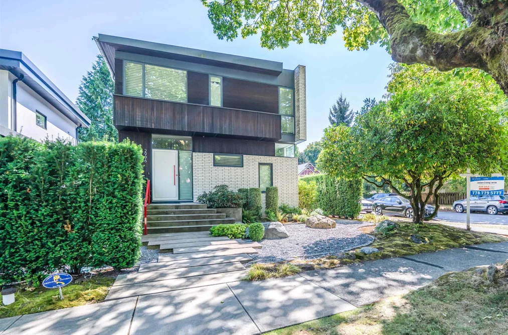 House for sale at 2996 W 11th Avenue Vancouver British Columbia - MLS: R3154687