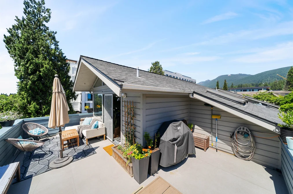3 2118 EASTERN AVENUE, North Vancouver BC V7L 3G3, North Vancouver BC — Residential for Sale — Photo 2 of 35