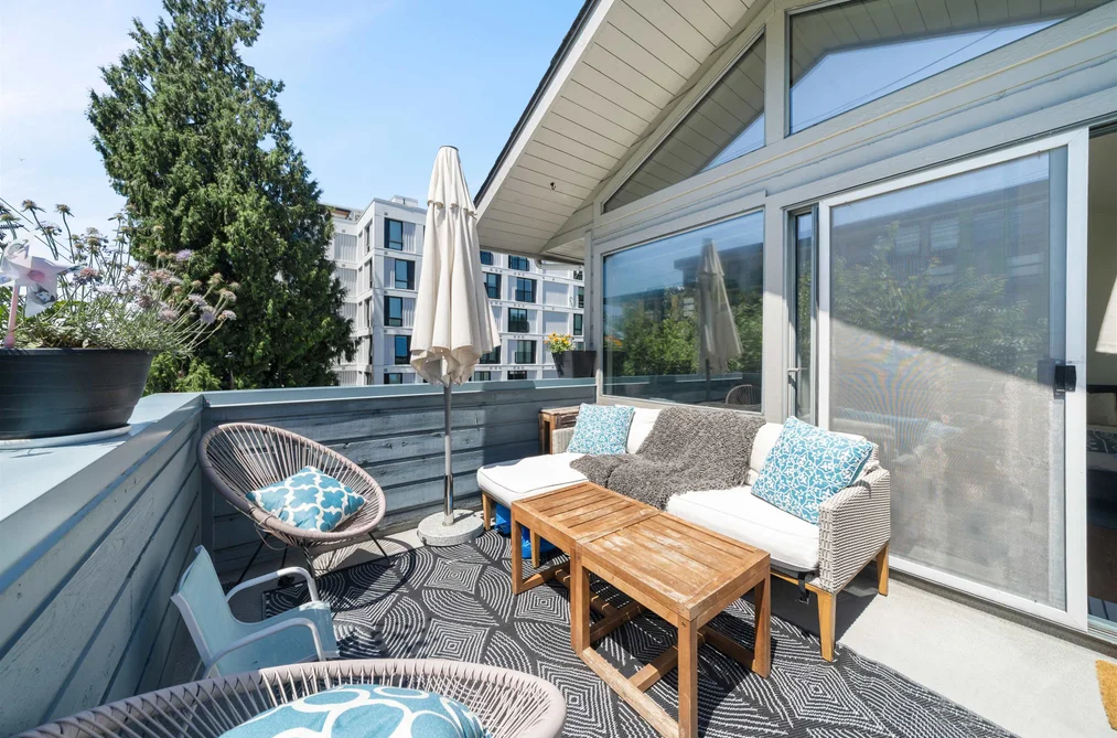 3 2118 EASTERN AVENUE, North Vancouver BC V7L 3G3, North Vancouver BC — Residential for Sale — Photo 3 of 35