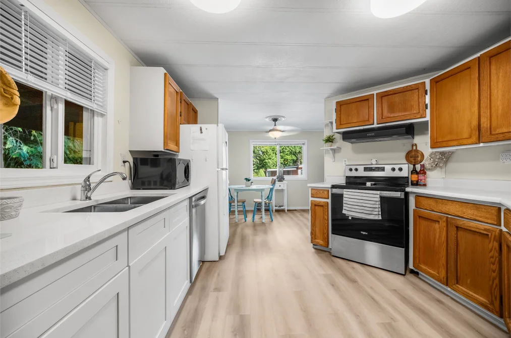 3-6280 King George Boulevard, Surrey, BC - Manufactured Home for Sale - Photo 12 of 40 3-6280 King George Boulevard, Surrey, BC - Manufactured Home for Sale - Photo 12 of 40