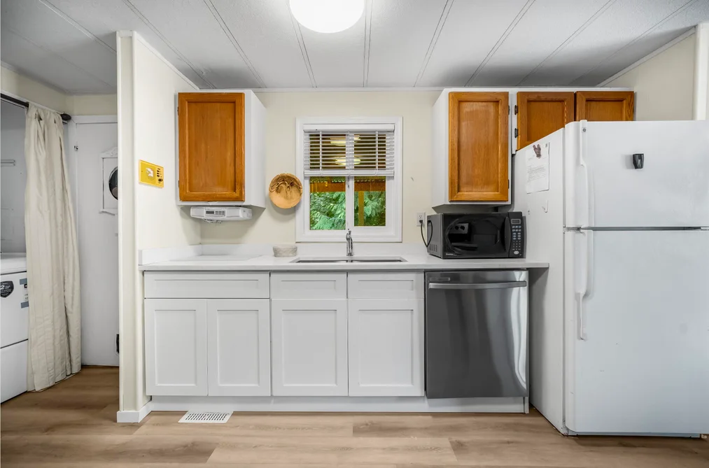 3-6280 King George Boulevard, Surrey, BC - Manufactured Home for Sale - Photo 14 of 40 3-6280 King George Boulevard, Surrey, BC - Manufactured Home for Sale - Photo 14 of 40