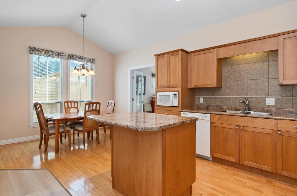 3 648 COQUIHALLA STREET, Hope BC V0X 1L0, Hope BC — Residential for Sale - Photo 4