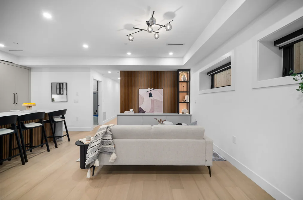 3-6879 Quebec Street, Vancouver, BC - Triplex for Sale - Photo 1 of 14 3-6879 Quebec Street, Vancouver, BC - Triplex for Sale - Photo 1 of 14