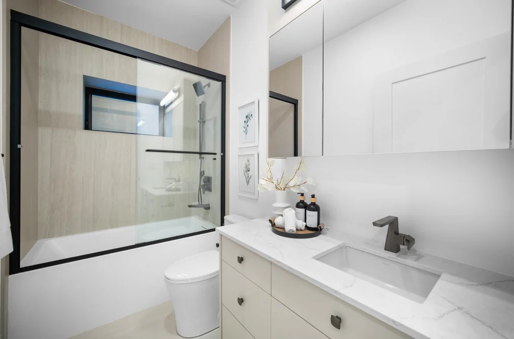 3-6879 Quebec Street, Vancouver, BC - Triplex for Sale - Photo 10 of 14 3-6879 Quebec Street, Vancouver, BC - Triplex for Sale - Photo 10 of 14