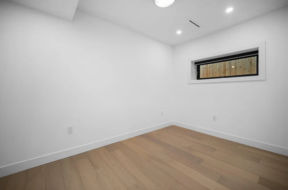 3-6879 Quebec Street, Vancouver, BC - Triplex for Sale - Photo 8 of 14 3-6879 Quebec Street, Vancouver, BC - Triplex for Sale - Photo 8 of 14