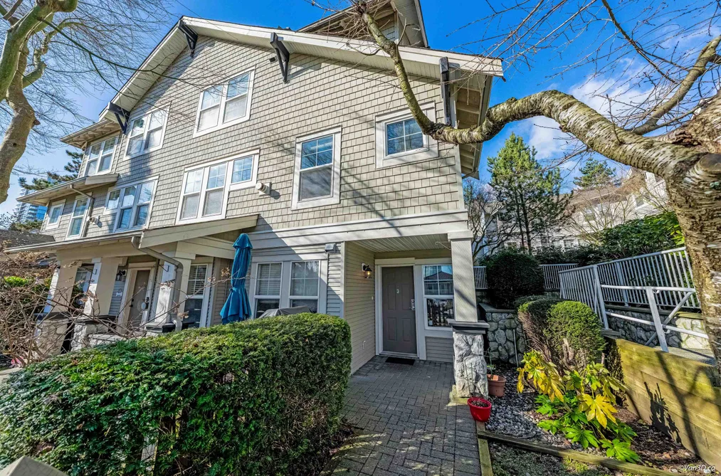 Row House (Non-Strata) for sale at 3 7179 18th Avenue Burnaby British Columbia - MLS: R3093088