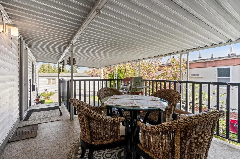 3 8220 KING GEORGE BOULEVARD, Surrey BC V3W 6E1, Surrey BC — Residential for Sale - Photo 4