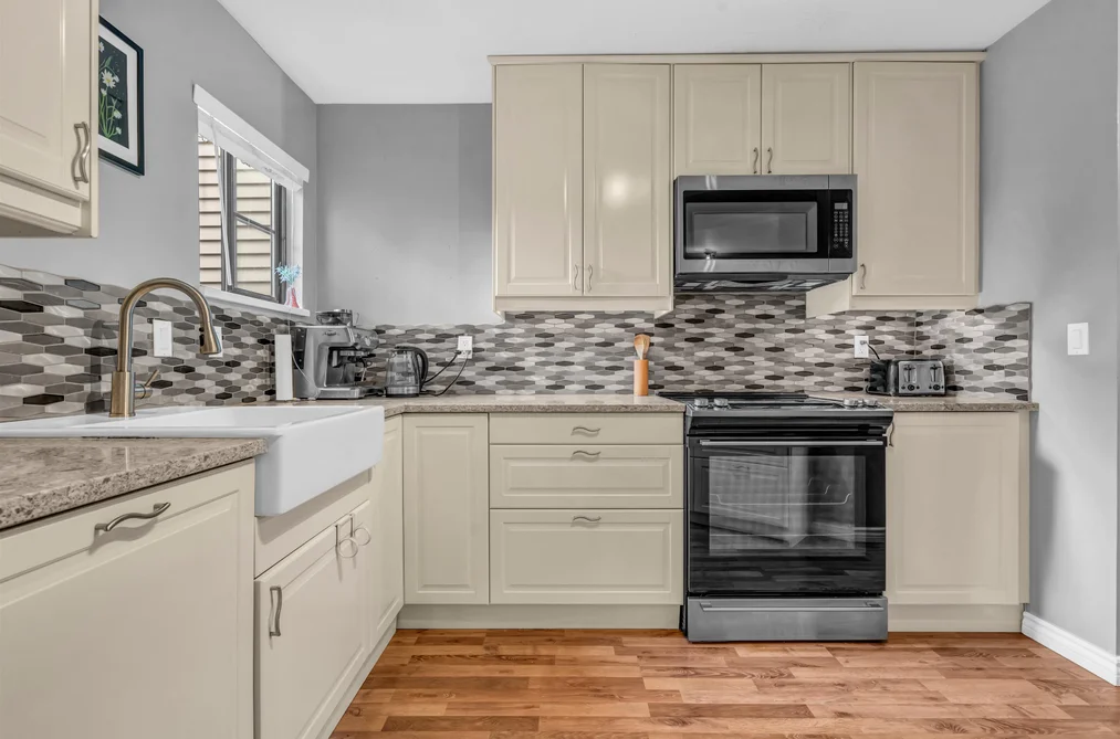 3 98 BEGIN STREET, Coquitlam BC V3K 6M9, Coquitlam BC — Residential for Sale — Photo 4 of 24