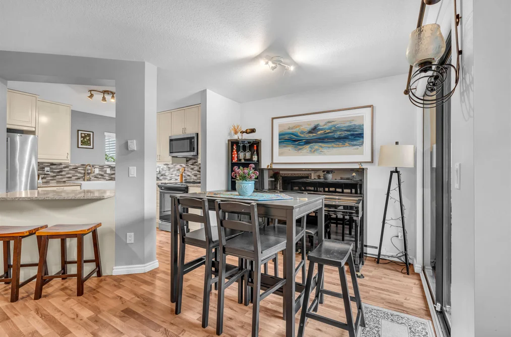 3 98 BEGIN STREET, Coquitlam BC V3K 6M9, Coquitlam BC — Residential for Sale — Photo 6 of 24