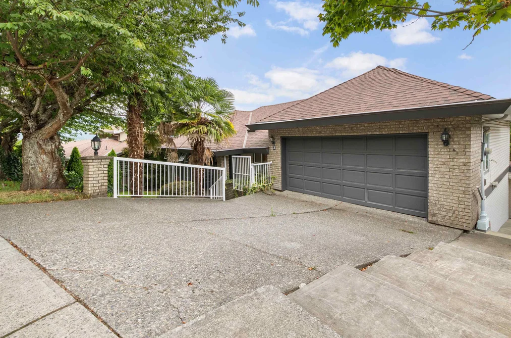 3 Burrard Crescent, Port Moody, BC - MLS: R3164284 - Photo 4 3 Burrard Crescent, Port Moody, BC - MLS: R3164284 - Photo 4