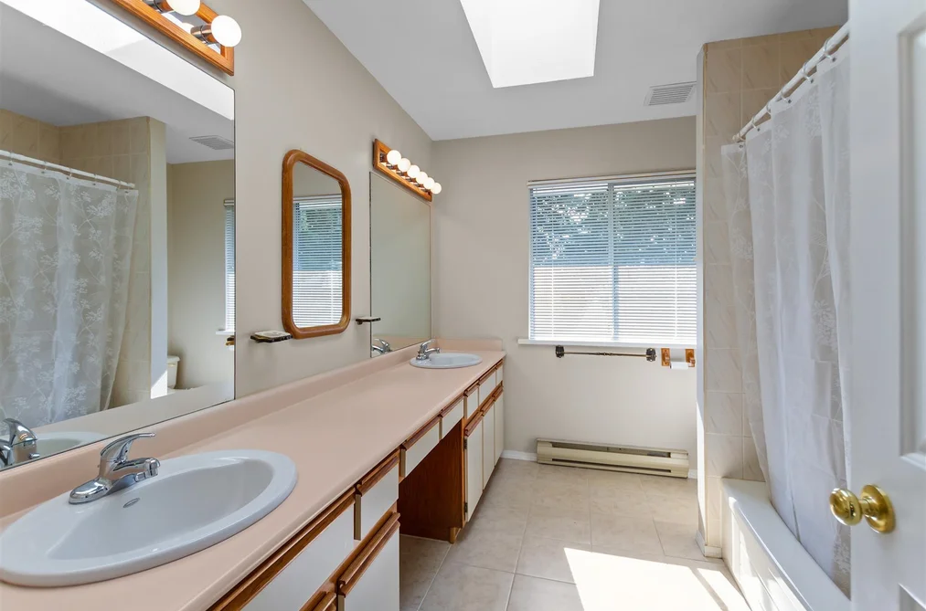 3 CHEVALIER COURT, Port Moody, BC — Residential for Sale — Photo 20 of 32