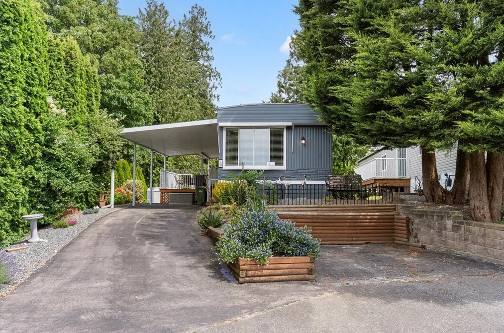 Manufactured Home for sale at 30 2035 Martens Street Abbotsford British Columbia - MLS: R3094429