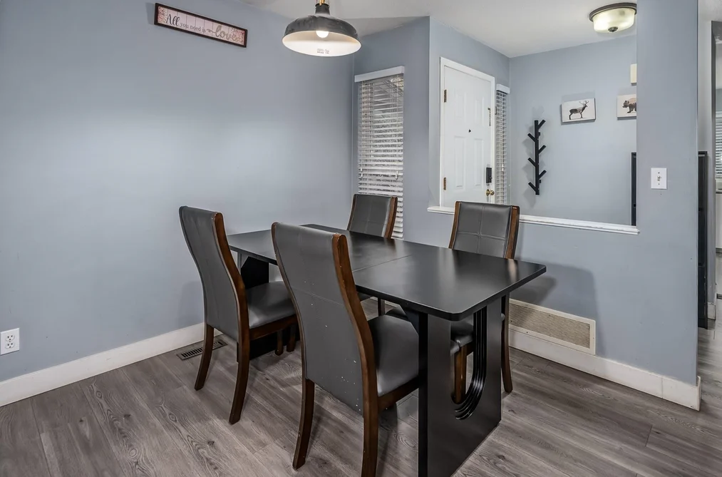 30-21801 Dewdney Trunk Road, Maple Ridge, BC - Townhouse for Sale - Photo 5 of 26 30-21801 Dewdney Trunk Road, Maple Ridge, BC - Townhouse for Sale - Photo 5 of 26