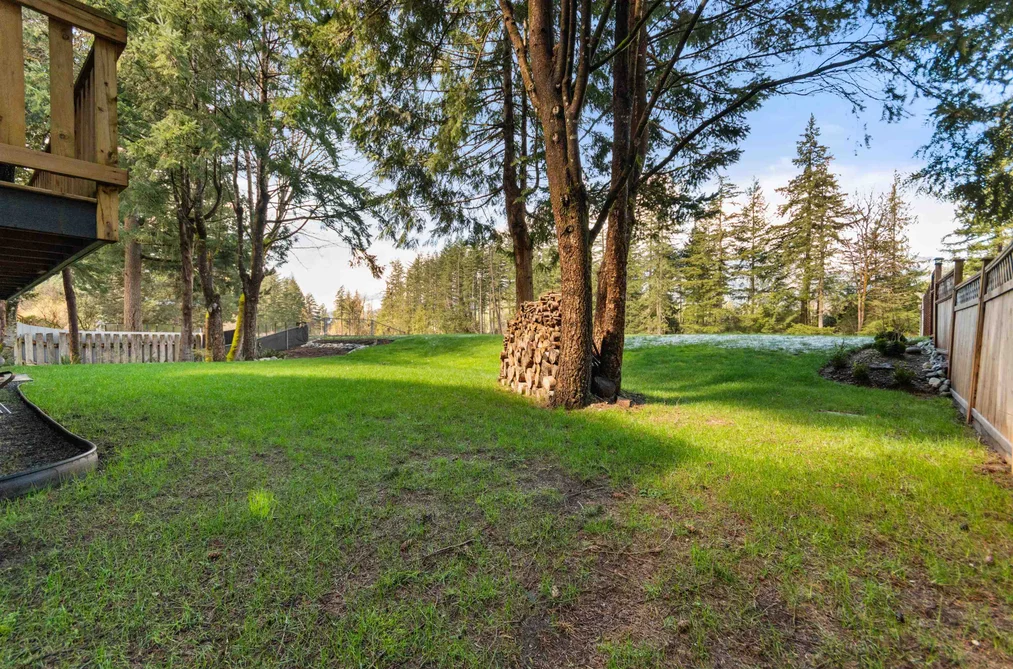 30 ROBERTSON CRESCENT, Hope BC V0X 1L4, Hope BC — Residential for Sale - Photo 5