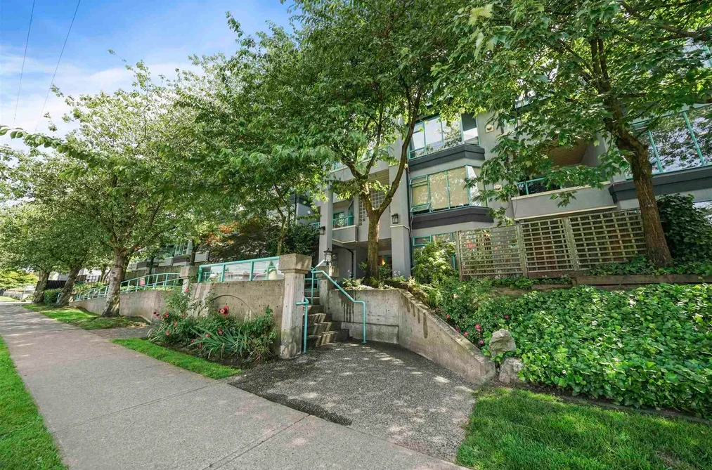 300 1966 COQUITLAM AVENUE, Port Coquitlam BC V3B 7P8, Port Coquitlam BC — Residential for Sale - Photo 3