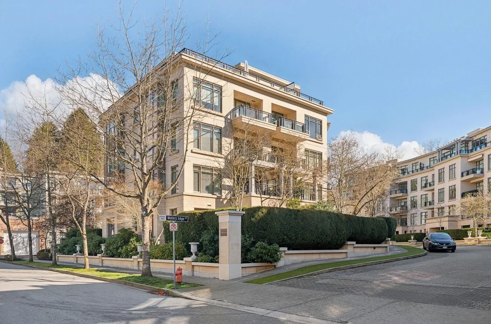 Condo for sale at 300 533 Waters Edge Crescent West Vancouver British Columbia - MLS: R3054069