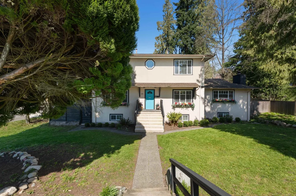 300 E 25TH STREET, North Vancouver BC V7N 1A3, North Vancouver BC — Residential for Sale - Photo 2