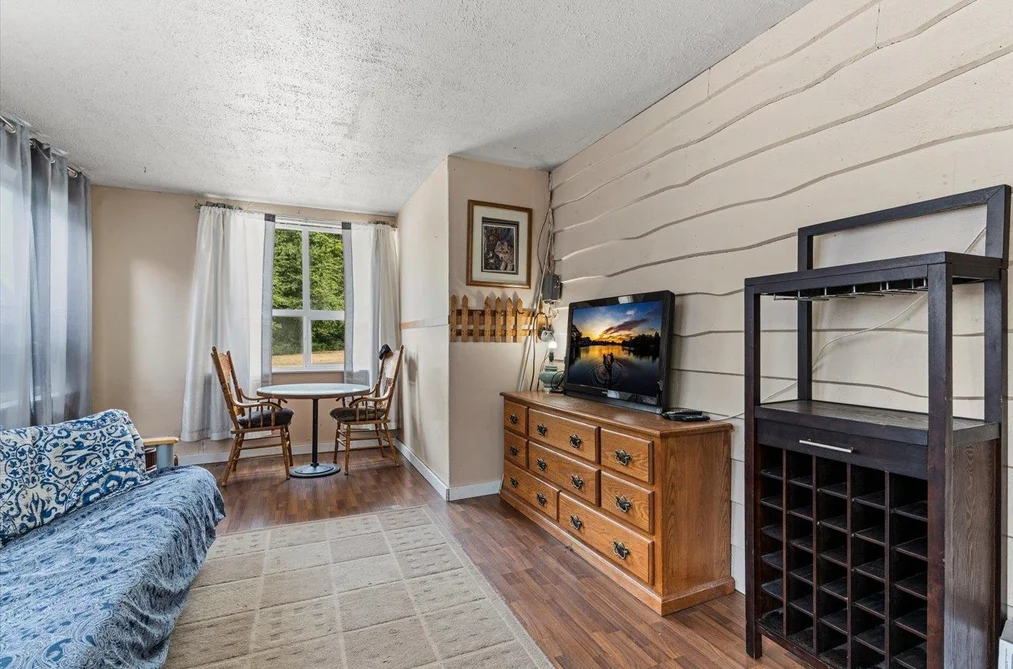300 ROBERTSON CRESCENT, Hope BC V0X 1L4, Hope BC — Residential for Sale — Photo 14 of 39