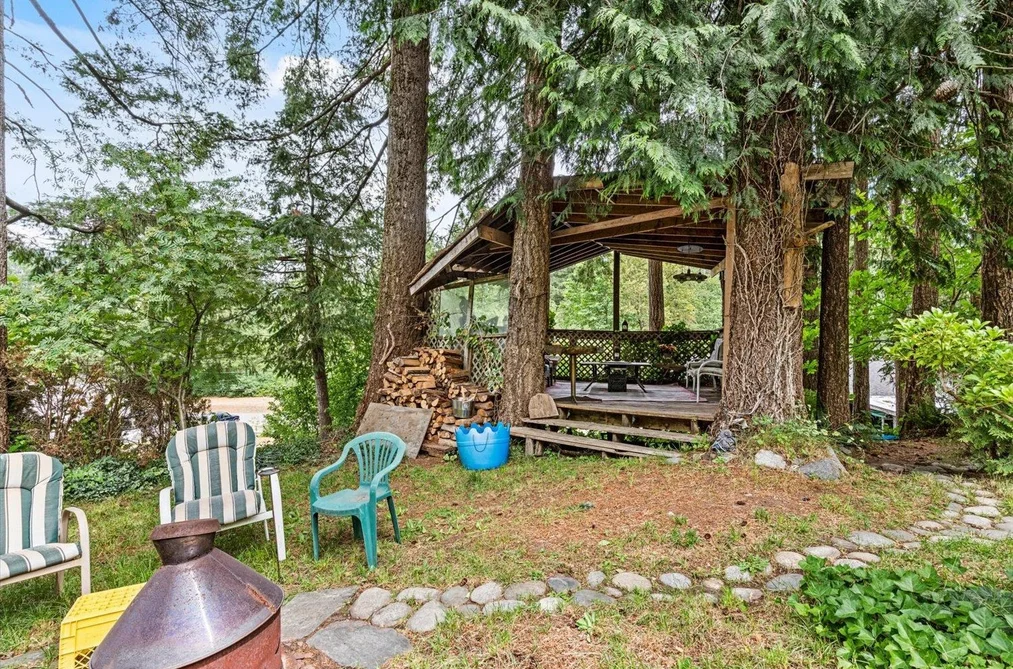 300 ROBERTSON CRESCENT, Hope BC V0X 1L4, Hope BC — Residential for Sale — Photo 9 of 39
