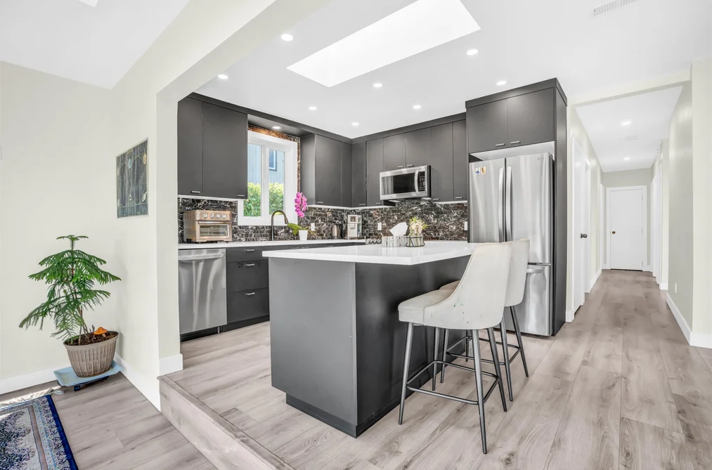 300 W BALMORAL ROAD, North Vancouver, BC — Residential for Sale — Photo 13 of 36