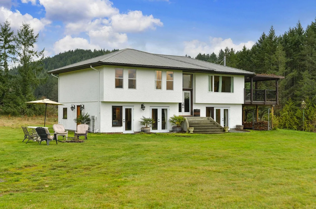 House for sale at 300 Wood Dale Drive Mayne Island British Columbia - MLS: R3137539