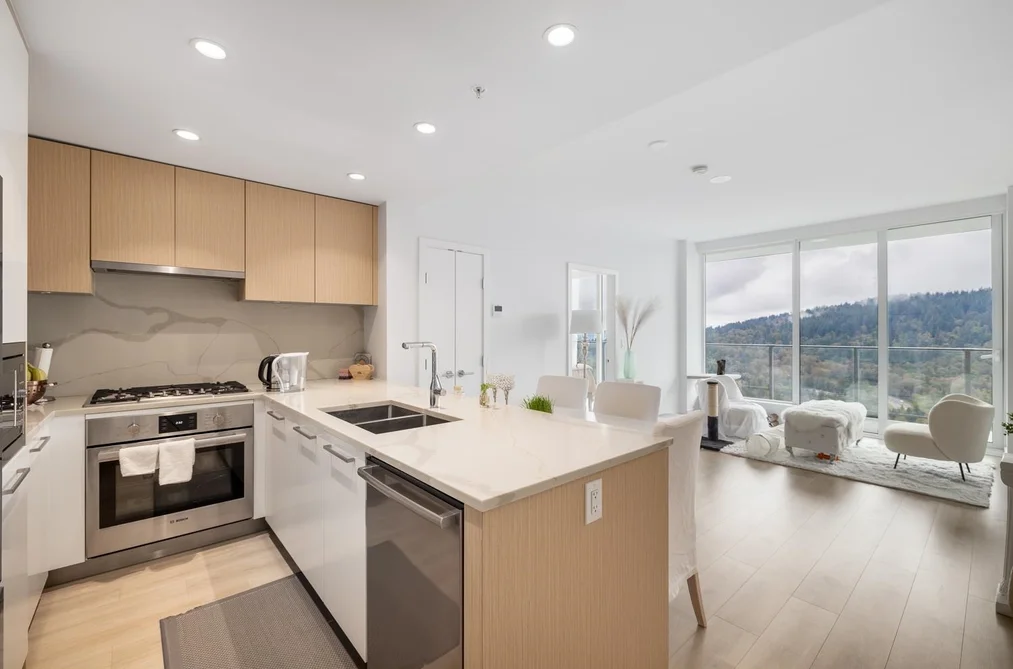 Condo for sale at 3002 567 Clarke Road Coquitlam British Columbia - MLS: R3129117