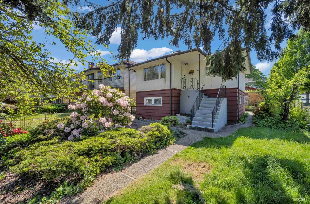 3006 E 27TH AVENUE, Vancouver BC V5R 1P2, Vancouver BC — Residential for Sale - Photo 2