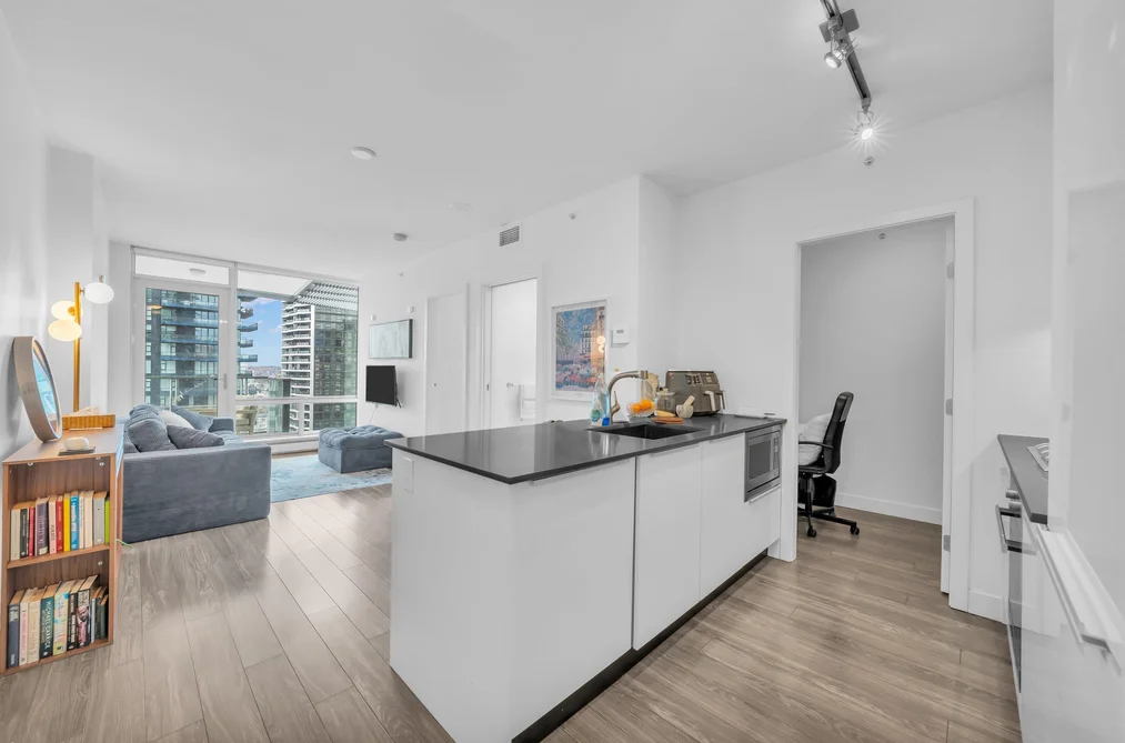 3007 - 1283 Howe Street, Vancouver, BC - MLS: R3180029 - Photo 2