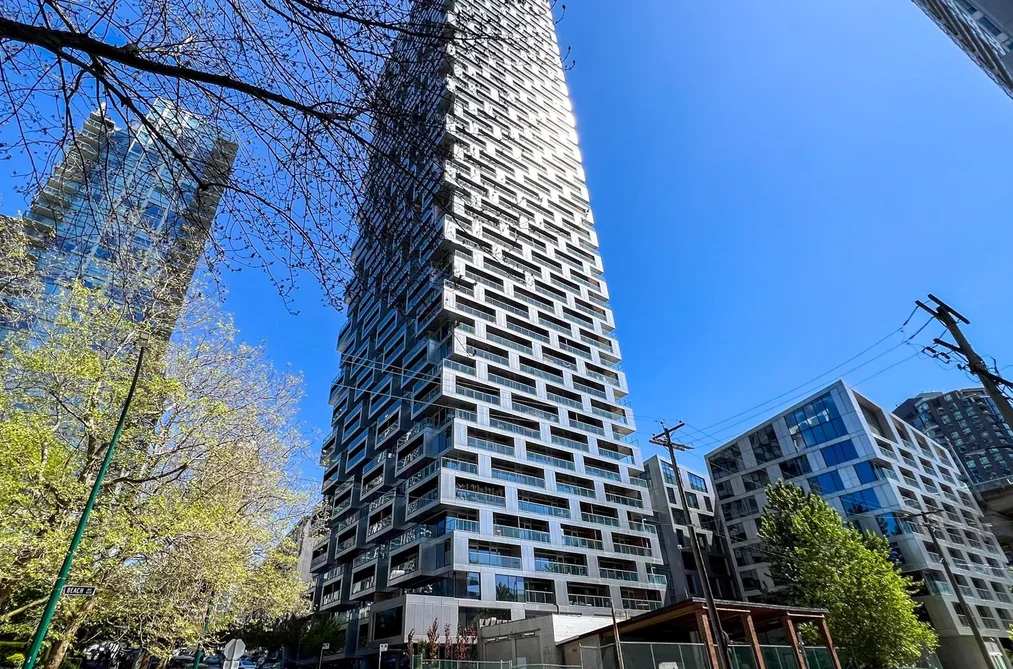 Condo for sale at 3007 1480 Howe Street Vancouver British Columbia - MLS: R3075723