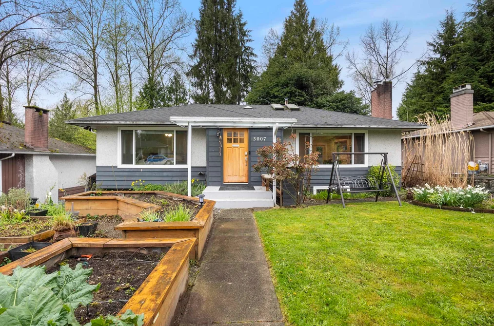 House for sale at 3007 Noel Drive Burnaby British Columbia - MLS: R3111985